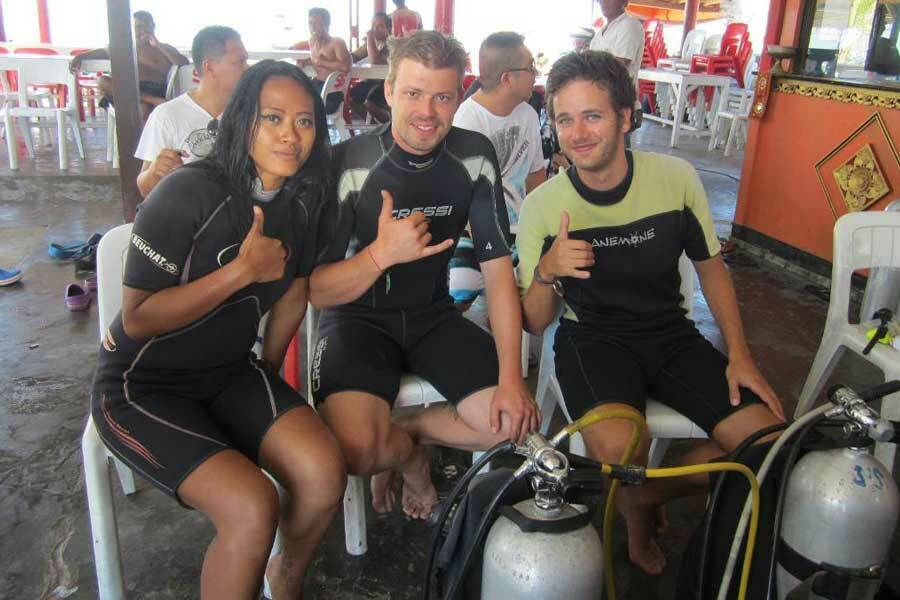 Tauchen, Paragliding, Bananaboot und Jet Ski in Tajung Benoa auf Bali